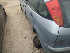 Foto de PILOTO TRASERO IZQUIERDO FORD FOCUS BERLINA (CAK) 1.8 TDDI Turbodiesel CAT (90 CV / 66 KW) referencia 1214223