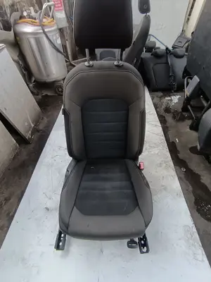 Foto de ASIENTO DELANTERO DERECHO VOLKSWAGEN GOLF VII (5G1/BE1) 1.6 16V TDI DPF (110 CV / 81 KW) foto 2