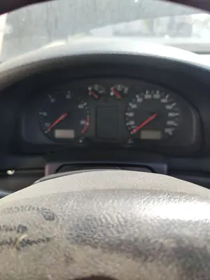 Foto de CUADRO INSTRUMENTOS VOLKSWAGEN PASSAT VARIANT (3B5) 1.9 TDI (110 CV / 81 KW) referencia 3B1919880CV