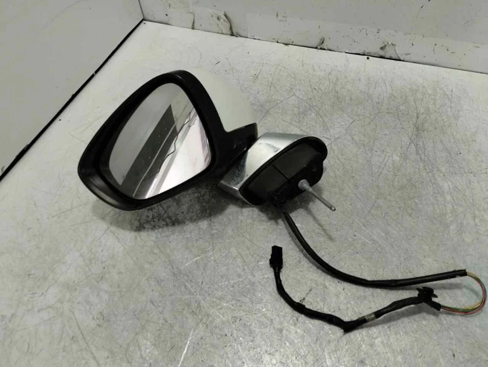 Foto de RETROVISOR IZQUIERDO CITROEN C3 1.4 HDi (68 CV / 50 KW) referencia 0207156