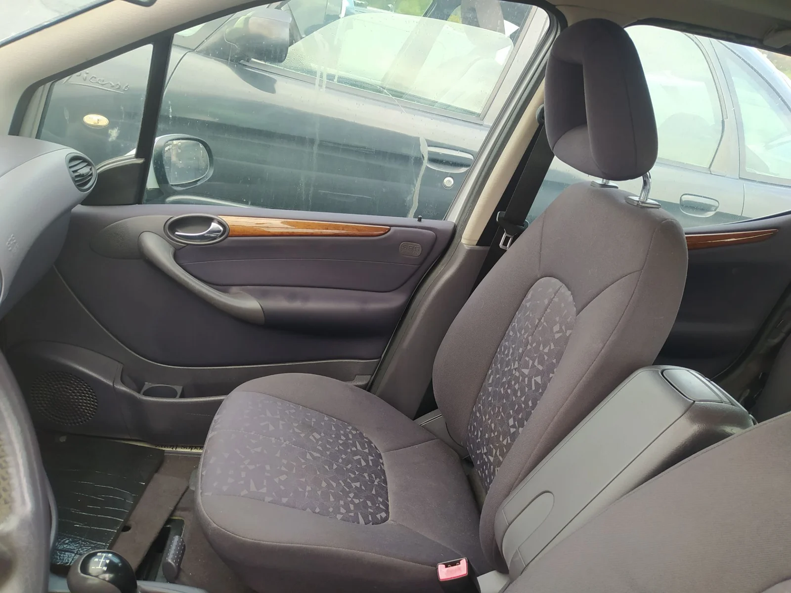 Foto de CINTURON SEGURIDAD DELANTERO DERECHO MERCEDES-BENZ CLASE A (BM 168) 1.6 CAT (102 CV / 75 KW) referencia A1688603285 FKZ