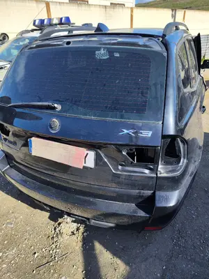 Foto de PORTON TRASERO BMW SERIE X3 (E83) 2.0 16V Diesel CAT (150 CV / 110 KW) foto 2