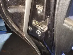 Foto de CERRADURA PUERTA TRASERA IZQUIERDA DACIA DUSTER I 1.2 16V TCE CAT (125 CV / 92 KW) referencia 825025967R