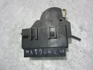 Foto de CAJA RELES / FUSIBLES OPEL ASTRA G BERLINA 1.6 (75 CV / 55 KW) referencia 9685661 foto 2
