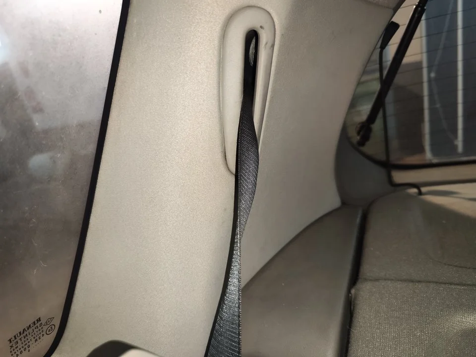 Foto de CINTURON SEGURIDAD TRASERO DERECHO RENAULT SCENIC II (JM) 1.9 dCi Diesel (120 CV / 88 KW) referencia 8200363793
