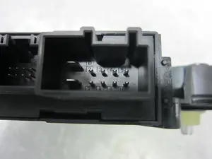 Foto de MOTOR ELEVALUNAS TRASERO IZQUIERDO PORSCHE CAYENNE (TIPO 9PA1) referencia 7L0959795A foto 3