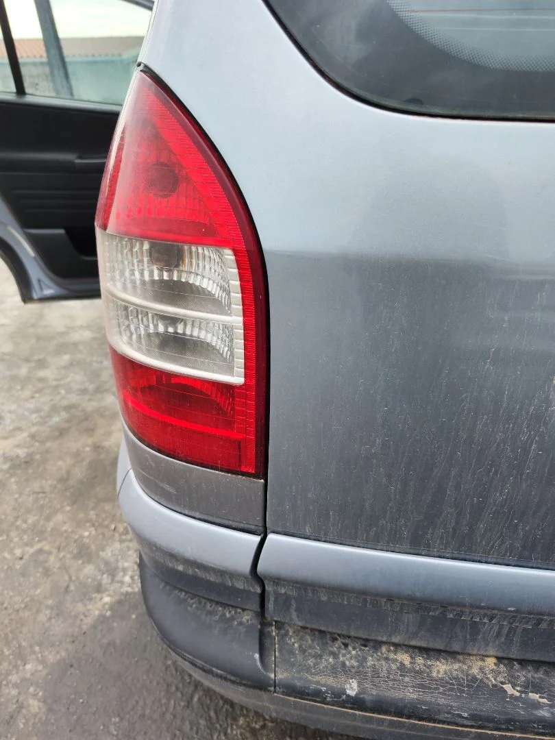 Foto de PILOTO TRASERO DERECHO OPEL ZAFIRA A 2.0 DTI (101 CV / 74 KW)