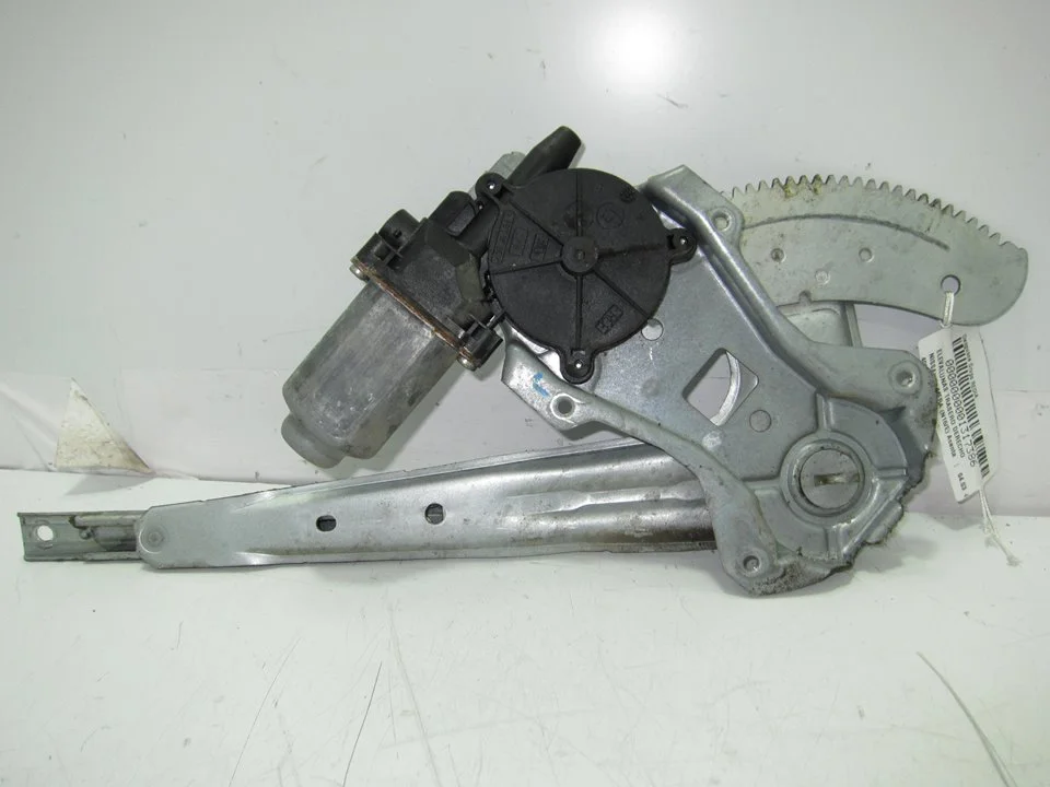 Foto de ELEVALUNAS TRASERO DERECHO NISSAN ALMERA (N16/E) 1.8 16V CAT (116 CV / 85 KW) referencia 400689