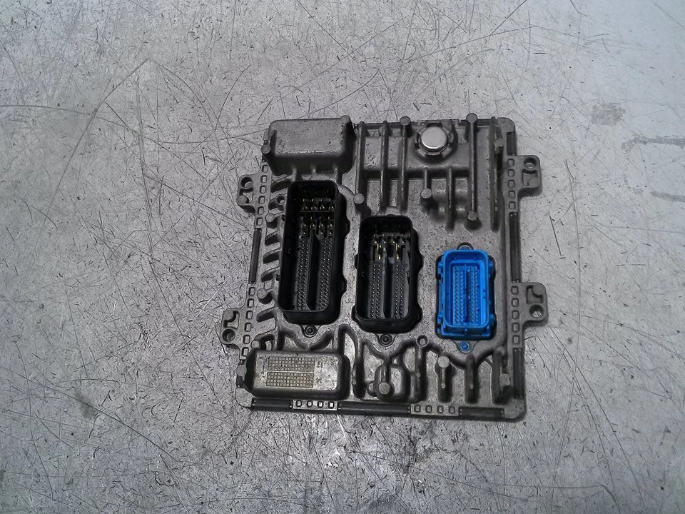 Foto de CENTRALITA MOTOR UCE OPEL CORSA E 1.2 (69 CV / 51 KW) referencia 55489277
