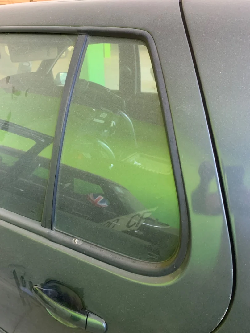Foto de LUNA CUSTODIA TRASERA IZQUIERDA VOLKSWAGEN GOLF IV BERLINA (1J1)(10.1997) 1.9 TDI (101 CV / 74 KW)