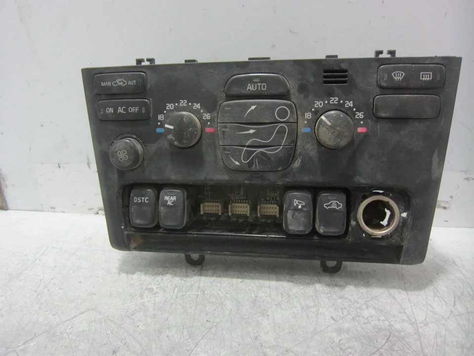 Foto de MANDO CALEFACCION / AIRE ACONDICIONADO VOLVO XC90 2.4 Diesel CAT (185 CV / 136 KW) referencia 30746025