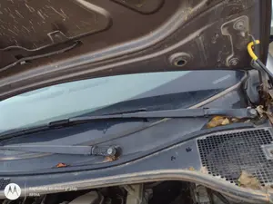 Foto de BRAZO LIMPIA DELANTERO IZQUIERDO RENAULT CLIO III 1.2 16V (75 CV / 55 KW) referencia 7701071523 foto 3
