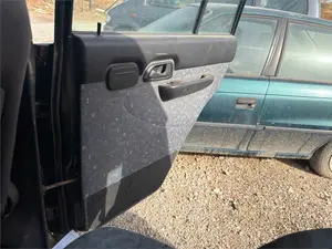 Foto de GUARNECIDO PUERTA TRASERA DERECHA MITSUBISHI GALLOPER (HYUNDAI)(02.1998) 2.5 Turbodiesel (105 CV / 77 KW)