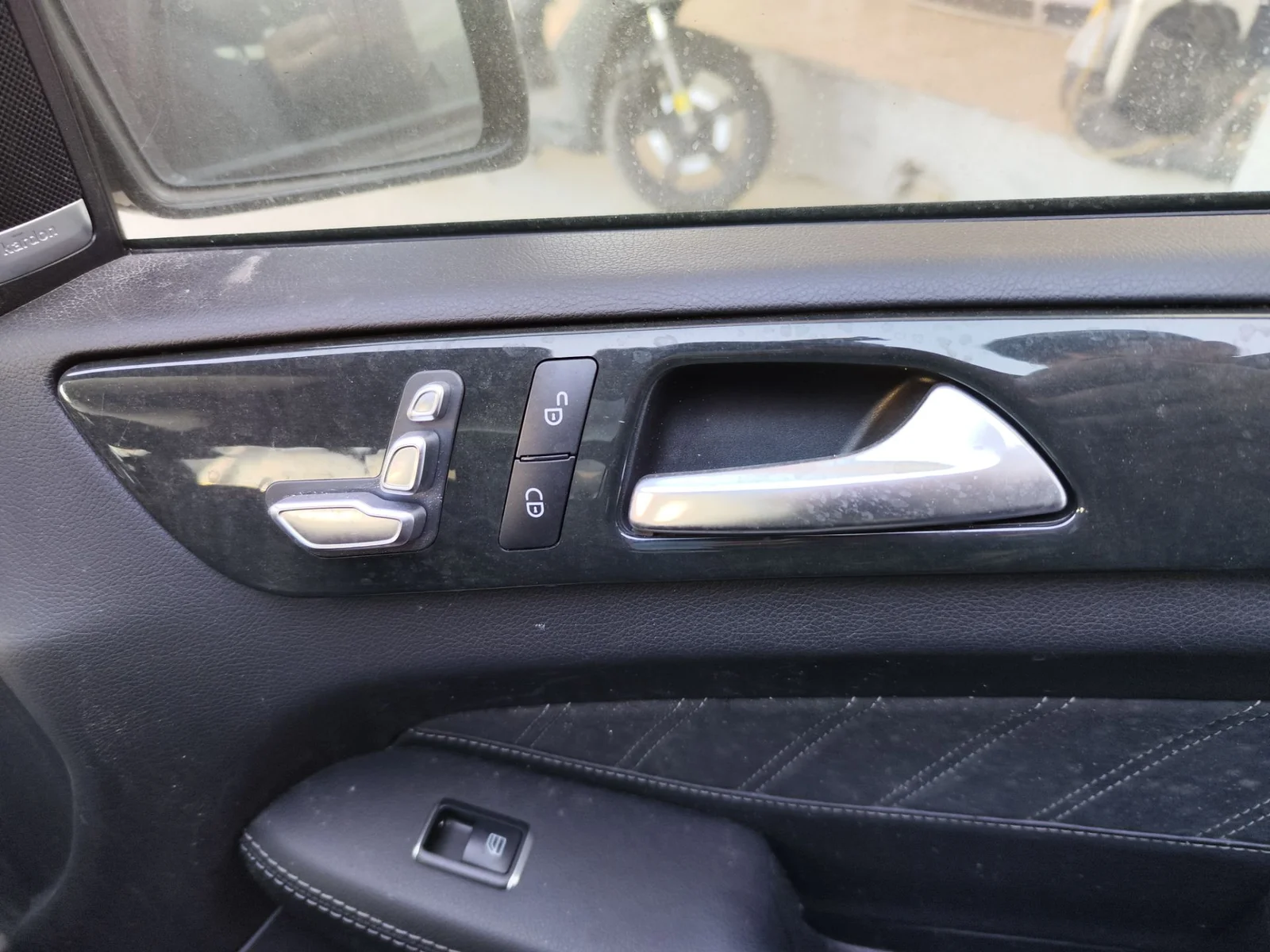 Foto de MANETA INTERIOR DELANTERA DERECHA MERCEDES-BENZ CLASE GLE (BM 292) COUPE 3.0 CAT (390 CV / 287 KW)