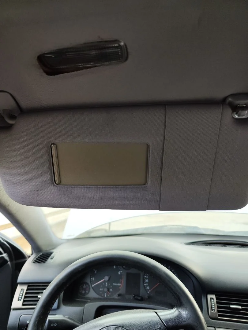 Foto de PARASOL IZQUIERDO AUDI A6 BERLINA (4B2) 2.4 V6 30V (165 CV / 121 KW)