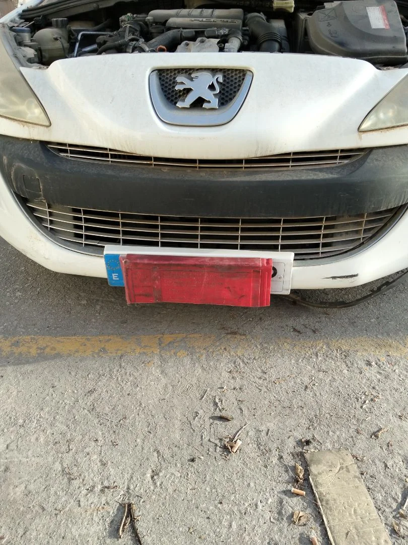 Foto de PARAGOLPES DELANTERO PEUGEOT 308 SW 1.6 HDi FAP CAT (9HZ / DV6TED4) (109 CV / 80 KW)