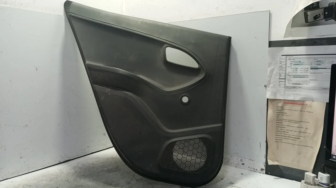 Foto de GUARNECIDO PUERTA TRASERA IZQUIERDA KIA PICANTO (TA) 1.0 CAT (65 CV / 48 KW) referencia 833301Y000