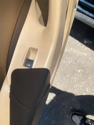 Foto de MANDO ELEVALUNAS TRASERO IZQUIERDO VOLKSWAGEN PASSAT BERLINA (3C2) 2.0 TDI (140 CV / 103 KW)