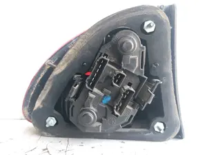 Foto de PILOTO TRASERO DERECHO SEAT LEON (1M1) 1.9 TDI (110 CV / 81 KW) referencia 1M6945112 foto 2