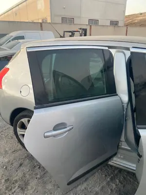 Foto de PUERTA TRASERA DERECHA PEUGEOT 3008 1.6 16V (120 CV / 88 KW)