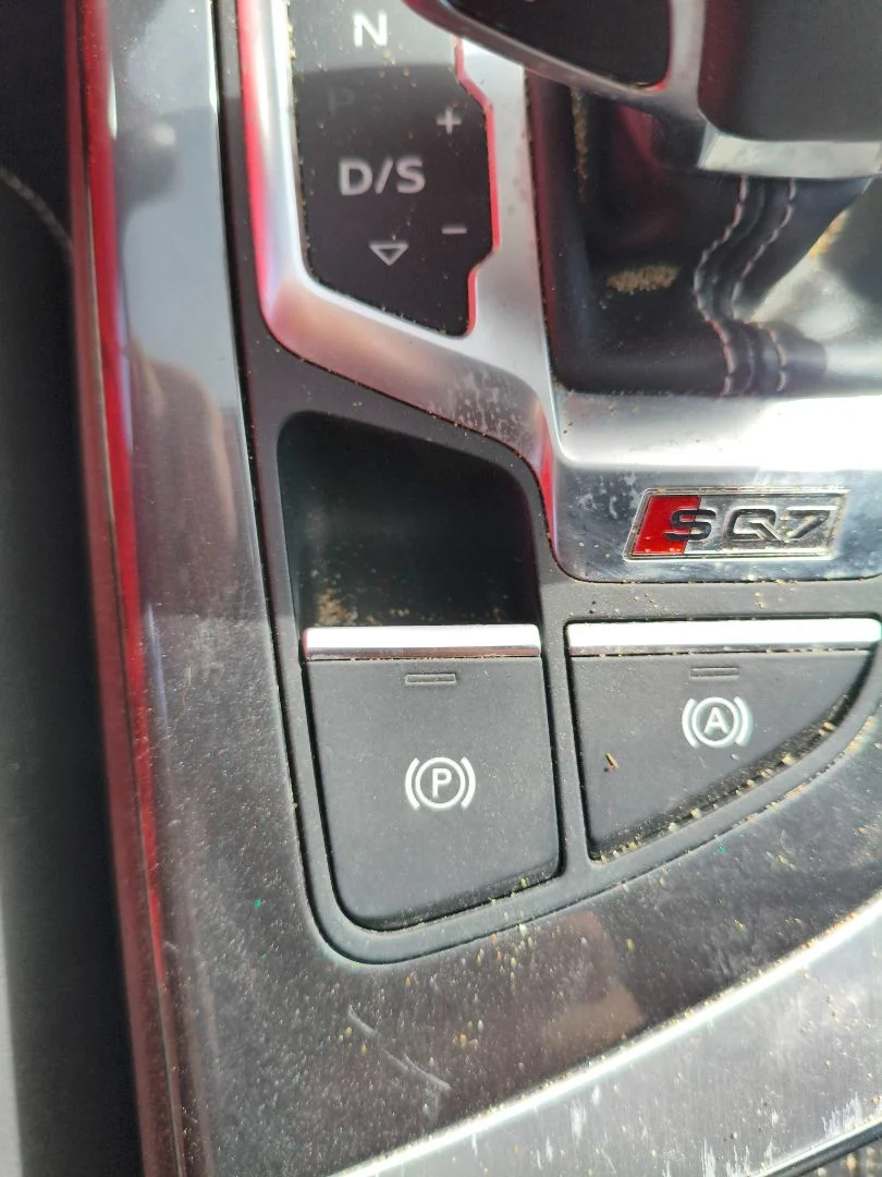 Foto de FRENO DE MANO ELECTRICO AUDI SQ7 (4MB) 4.0 V8 TDI (435 CV / 320 KW)