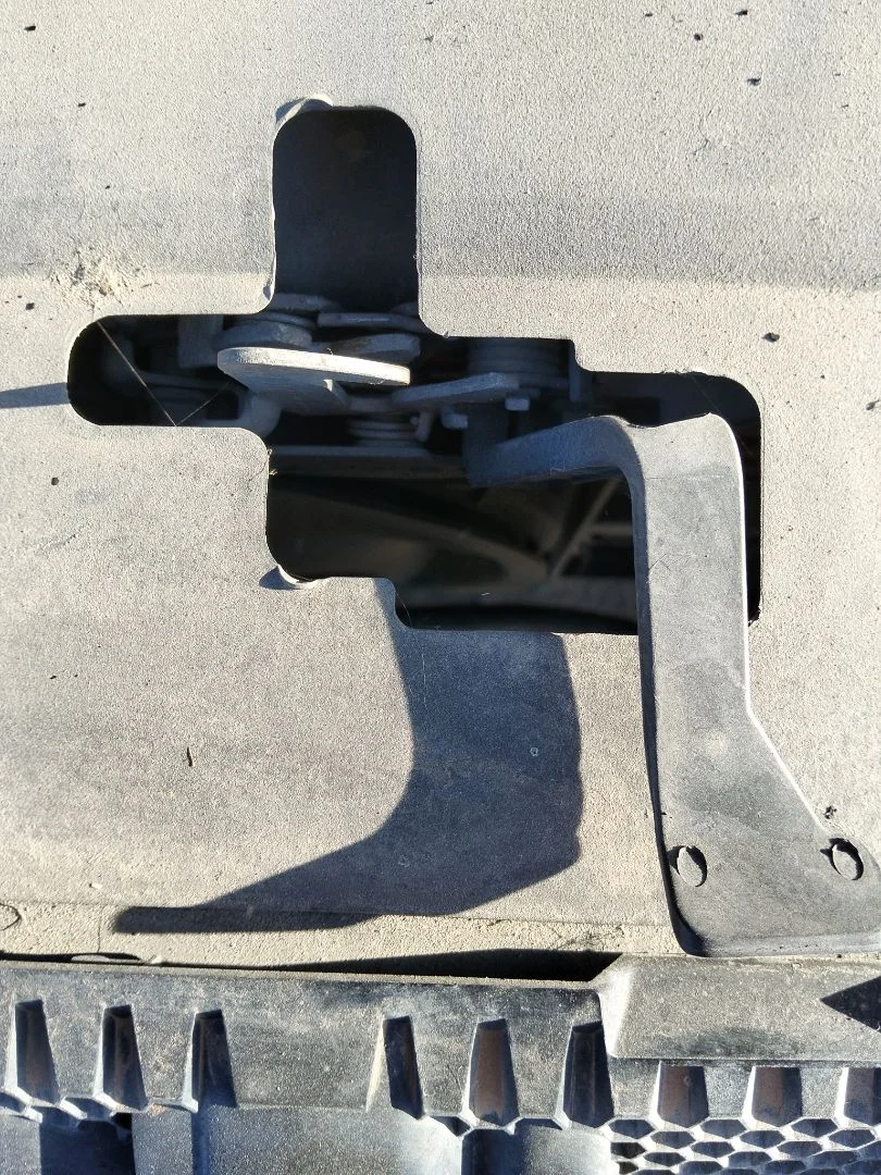 Foto de CERRADURA CAPO PEUGEOT 407 1.6 HDi FAP CAT (9HZ / DV6TED4) (109 CV / 80 KW)
