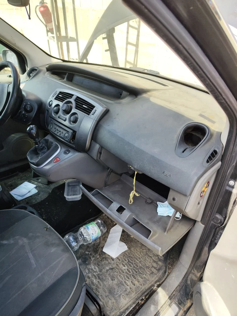 Foto de SALPICADERO RENAULT SCENIC II (JM) 1.9 dCi Diesel (120 CV / 88 KW) referencia 8200232649