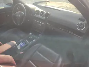 Foto de SALPICADERO AUDI A4 CABRIOLET (8H) 2.5 V6 24V TDI (163 CV / 120 KW) referencia 8H1857008B FKZ
