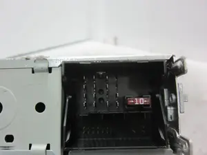 Foto de SISTEMA AUDIO / RADIO CD SEAT IBIZA BERLINA (6J5) 1.2 TSI (86 CV / 63 KW) referencia 6J00035156 foto 3
