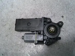 Foto de MOTOR ELEVALUNAS DELANTERO IZQUIERDO RENAULT MEGANE III BERLINA 5P 1.5 dCi Diesel (106 CV / 78 KW) referencia 807310246R foto 3