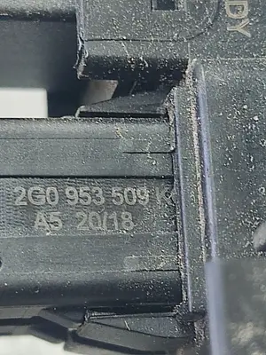 Foto de WARNING VOLKSWAGEN POLO VI (AW1)(08.2017) 1.0 (65 CV / 48 KW) referencia 2G0953509K foto 2