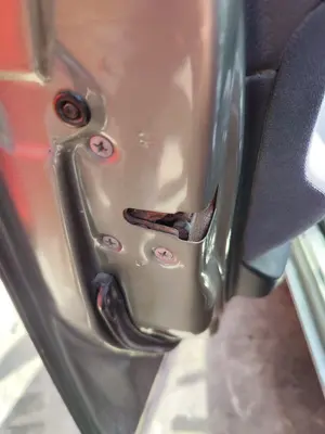 Foto de CERRADURA PUERTA DELANTERA IZQUIERDA NISSAN PRIMERA BERLINA (P12) 2.2 16V Turbodiesel CAT (126 CV / 93 KW) referencia 80501BA20B