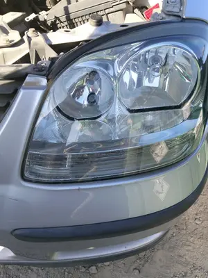 Foto de FARO IZQUIERDO NISSAN ALMERA TINO (V10M) 1.8 16V CAT (114 CV / 84 KW) referencia 26060BU800