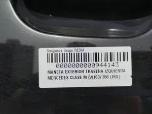 Foto de MANETA EXTERIOR TRASERA IZQUIERDA MERCEDES-BENZ CLASE ML (BM 163) 3.7 V6 CAT (245 CV / 180 KW) foto 3
