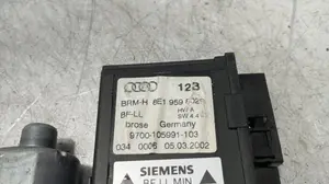 Foto de MOTOR ELEVALUNAS DELANTERO DERECHO AUDI A4 BERLINA (8E) 1.9 TDI (131 CV / 96 KW) referencia 8E1959802 foto 3