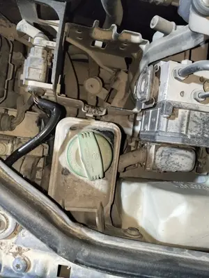 Foto de DEPOSITO ACEITE AUDI A4 BERLINA (8E)