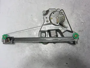 Foto de ELEVALUNAS TRASERO DERECHO AUDI 100 AVANT (C4) 2.3 (133 CV / 98 KW) referencia 4A0839398A foto 2