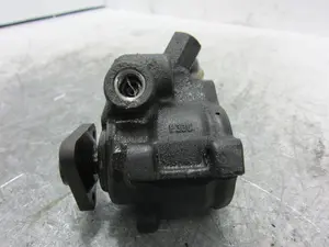 Foto de BOMBA DIRECCION FORD ESCORT BERL./TURNIER 1.6 16V CAT (90 CV / 66 KW) foto 3