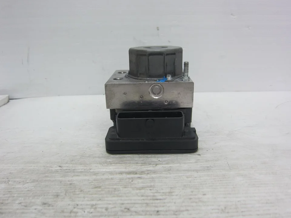 Foto de ABS RENAULT CLIO IV 1.5 dCi Diesel FAP (90 CV / 66 KW) referencia 2265106516