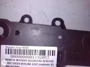 Foto de MANETA INTERIOR DELANTERA DERECHA FORD FOCUS BERLINA (CAP) 1.6 16V CAT (101 CV / 74 KW) referencia 3M51R22600 foto 3