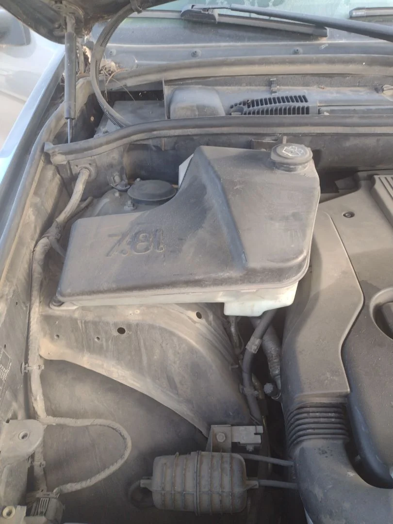 Foto de DEPOSITO LIMPIA BMW SERIE X5 (E53) 3.0 Turbodiesel CAT (218 CV / 160 KW)