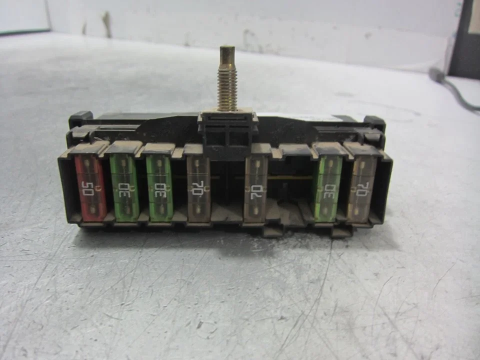 Foto de CAJA RELES / FUSIBLES CITROEN XSARA COUPE referencia 6R04231156B