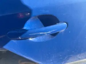 Foto de MANETA EXTERIOR DELANTERA IZQUIERDA SKODA FABIA COMBI (5J5) 1.4 TDI (80 CV / 59 KW) referencia 6R4837205D 3FZ