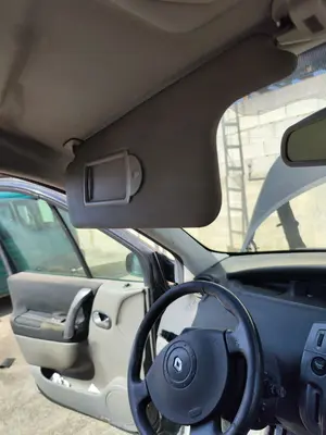 Foto de PARASOL IZQUIERDO RENAULT SCENIC II (JM) 1.9 dCi Diesel (120 CV / 88 KW)