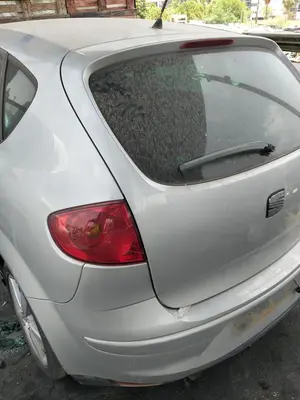 Foto de PORTON TRASERO SEAT ALTEA (5P1) 1.9 TDI (105 CV / 77 KW) referencia 5P0827024 foto 2