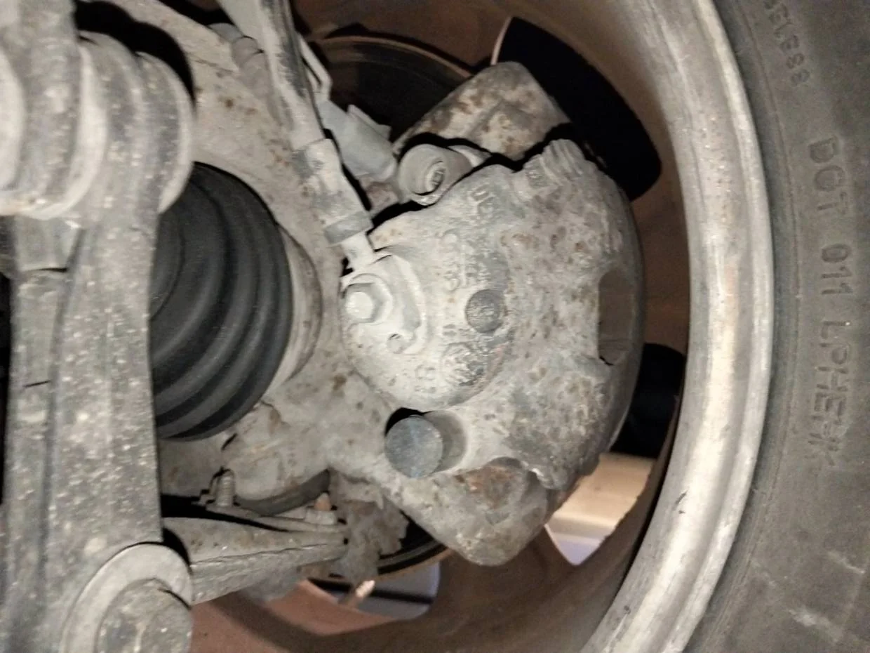 Foto de PINZA DE FRENO DELANTERA IZQUIERDA VOLKSWAGEN GOLF IV BERLINA (1J1)(10.1997)
