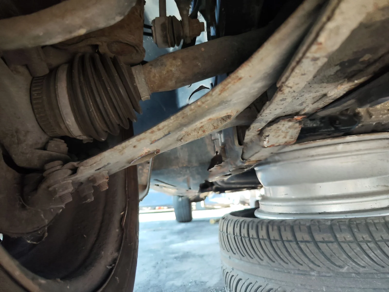 Foto de BRAZO SUSPENSION DELANTERO DERECHO MERCEDES-BENZ VANEO (BM 414) COMPACT VAN 1.7 CDI Diesel CAT (75 CV / 55 KW)