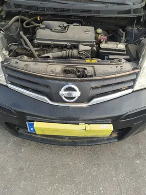 Foto de REJILLA DELANTERA NISSAN NOTE (E11E) 1.4 CAT (88 CV / 65 KW) foto 2