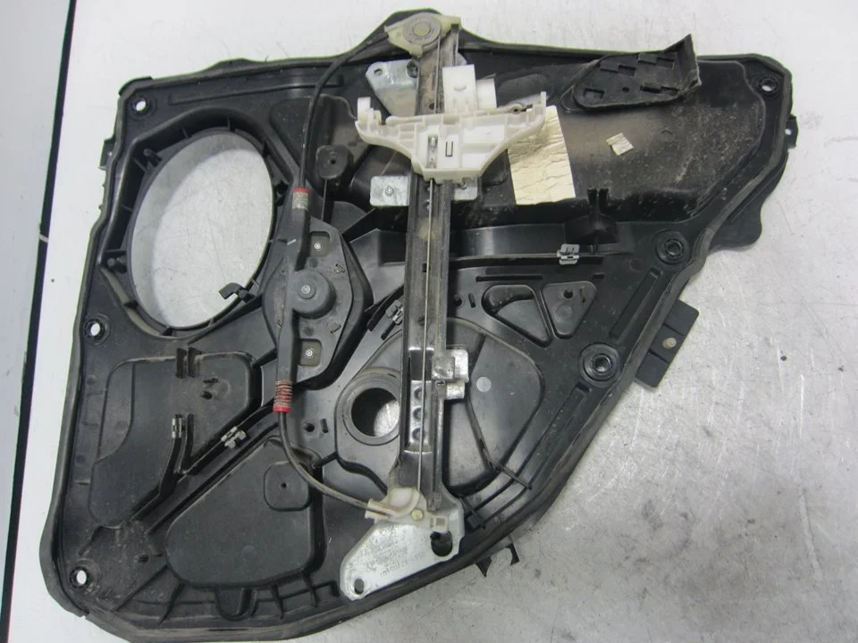 Foto de ELEVALUNAS TRASERO IZQUIERDO FORD FIESTA (CBK) 1.4 TDCi CAT (68 CV / 50 KW) referencia 2S61A27001