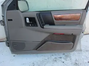 Foto de GUARNECIDO PUERTA DELANTERA DERECHA CHRYSLER JEEP GR.CHEROKEE (ZJ)/(Z) 5.2 V8 CAT (211 CV / 155 KW)